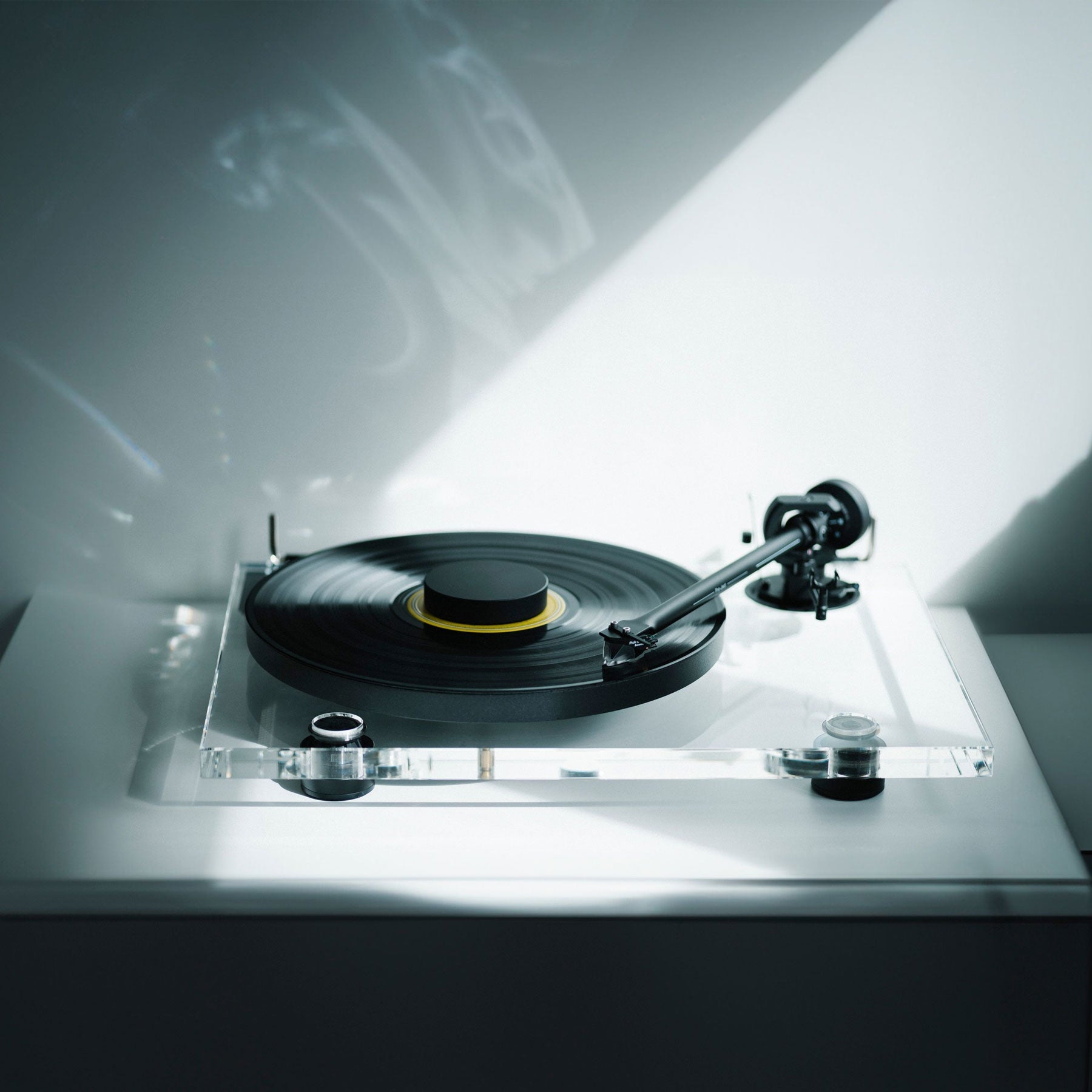 Pro-Ject: XA B Balanced Acrylic Turntable